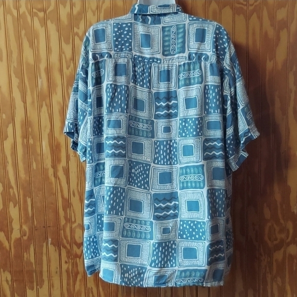 Weekends Only Hawaiian button down - Picture 3 of 4